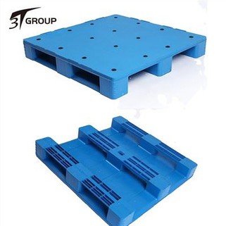 Kieto stovo plastikiniai padėklai